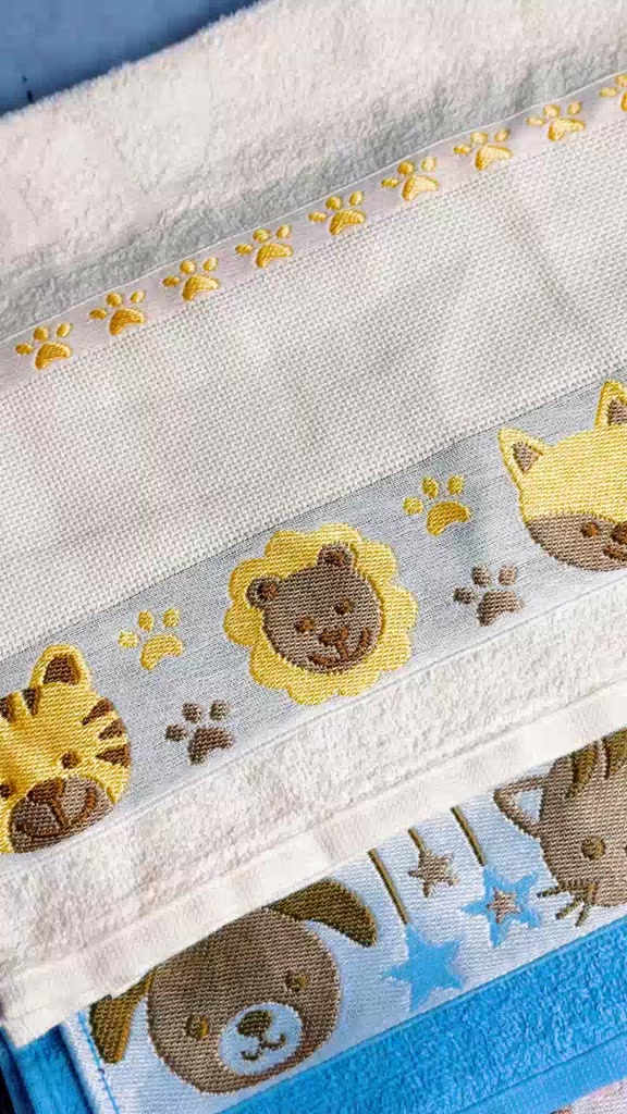 Kit com 3 Toalhas de Banho Infantil